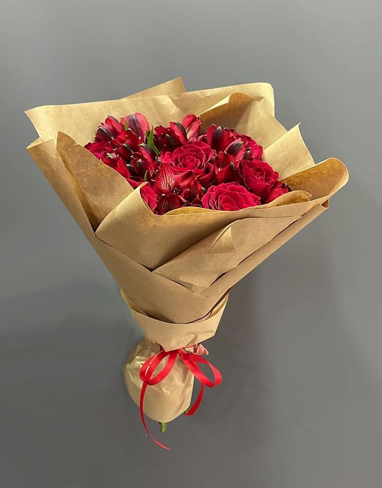 Букет цветов из: Альстромерии и Розы в Нелидово