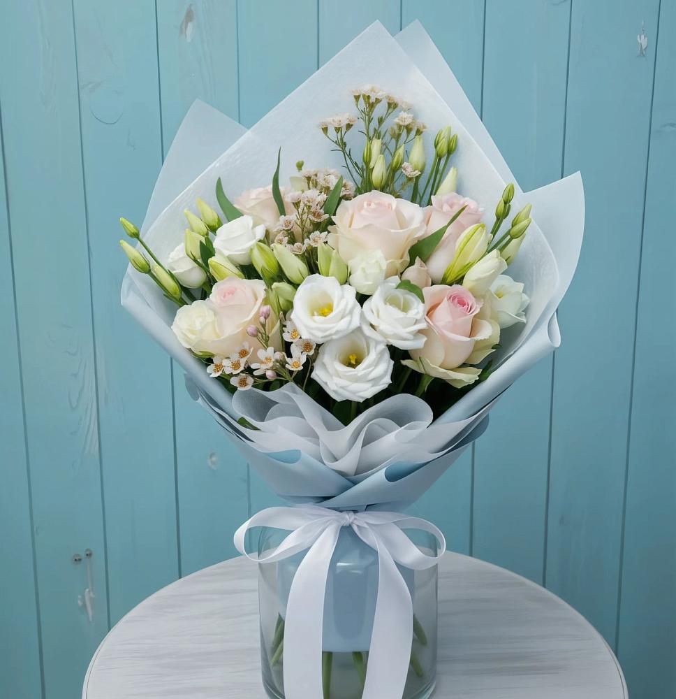 Букет цветов из: Розы и Лизиантусы в Нелидово