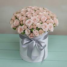 Цветочная композиция из Розы в шляпной коробке в Нелидово