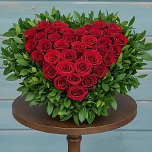 Цветочная композиция из Розы в виде сердца в Нелидово