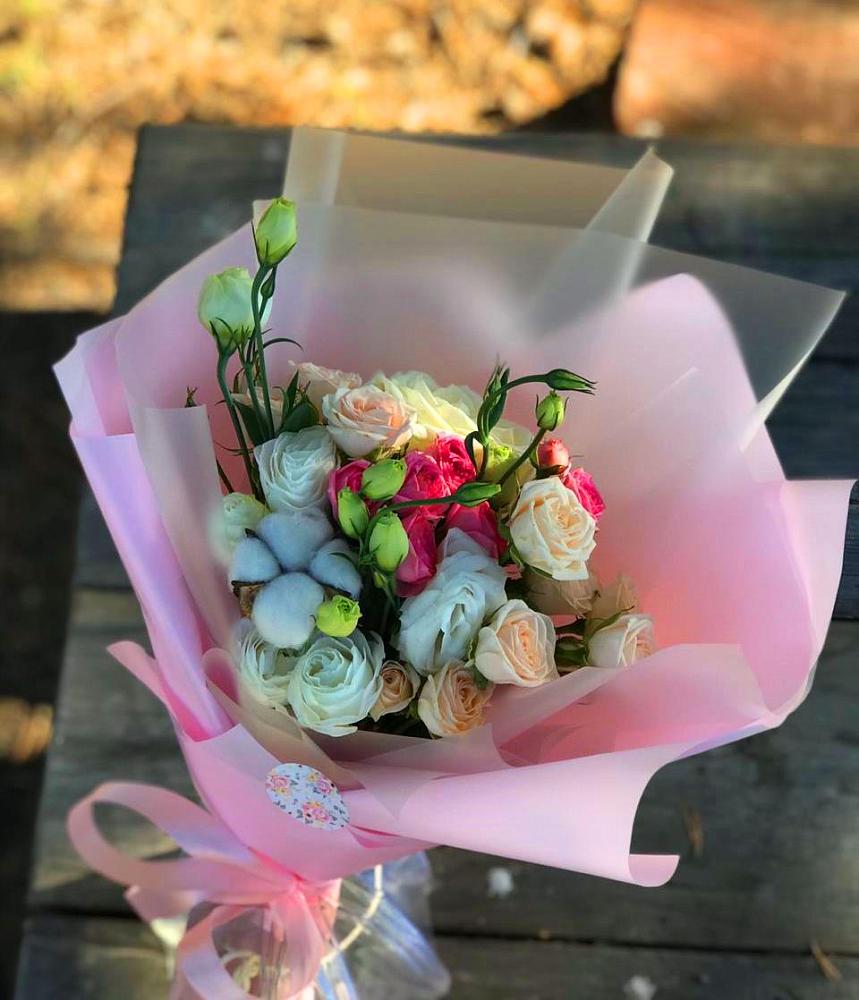 Букет цветов из: Розы и Лизиантусы в Нелидово