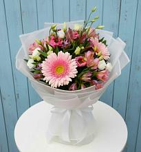 Букет цветов из:  Герберы, Альстромерии и Лизиантусы в Нелидово