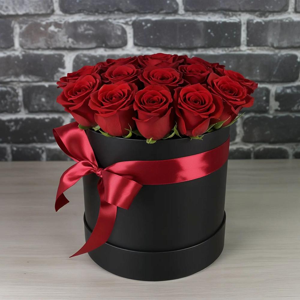 Цветочная композиция из Розы в шляпной коробке в Нелидово